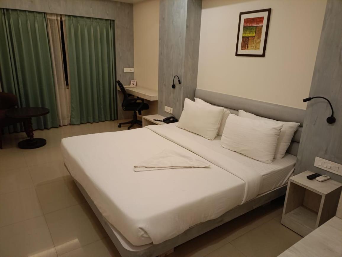 Hotel Rishiraj, Nagaon Nagaon  Ngoại thất bức ảnh